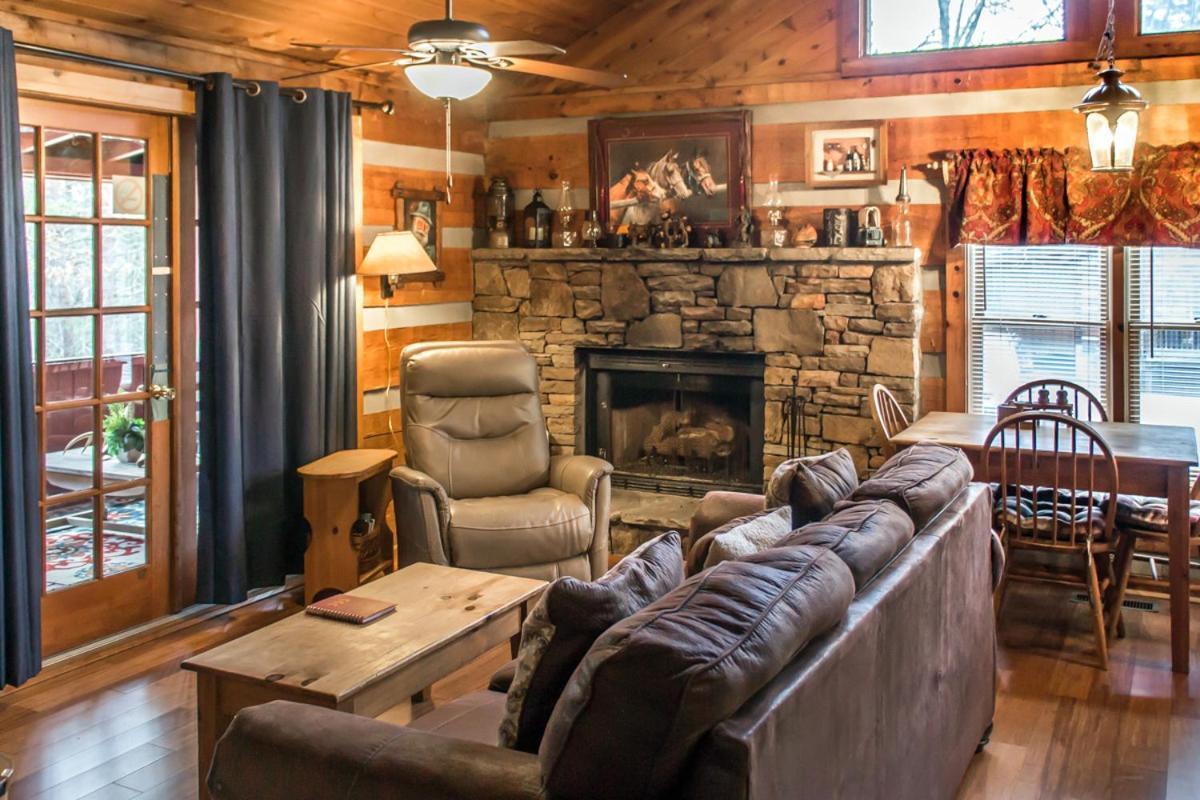 Suits Us Pigeon Forge Luaran gambar