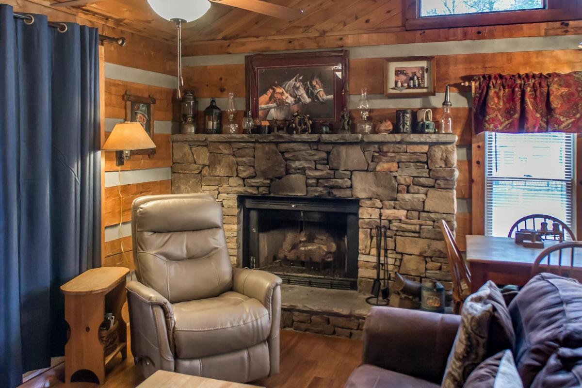 Suits Us Pigeon Forge Luaran gambar