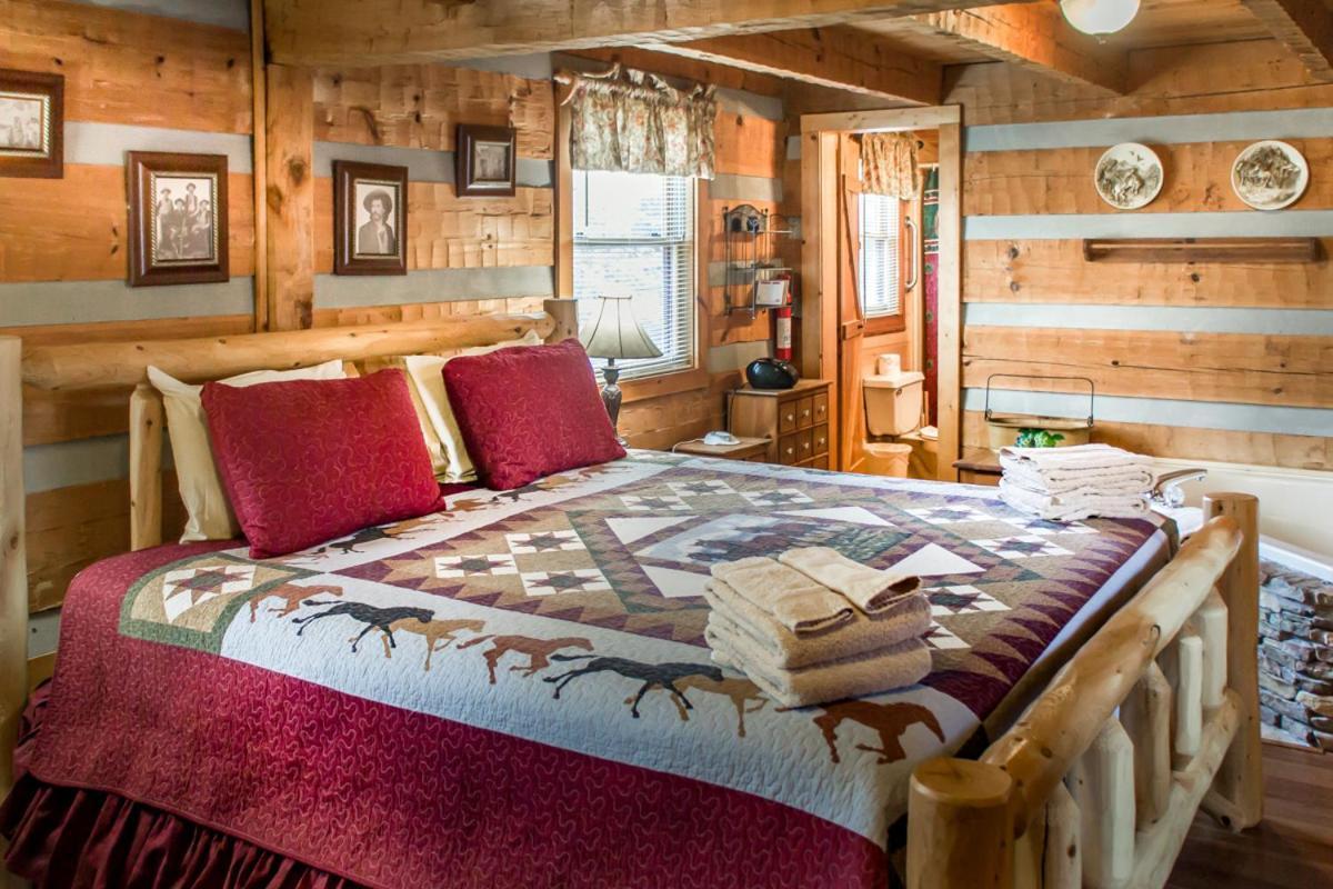 Suits Us Pigeon Forge Luaran gambar
