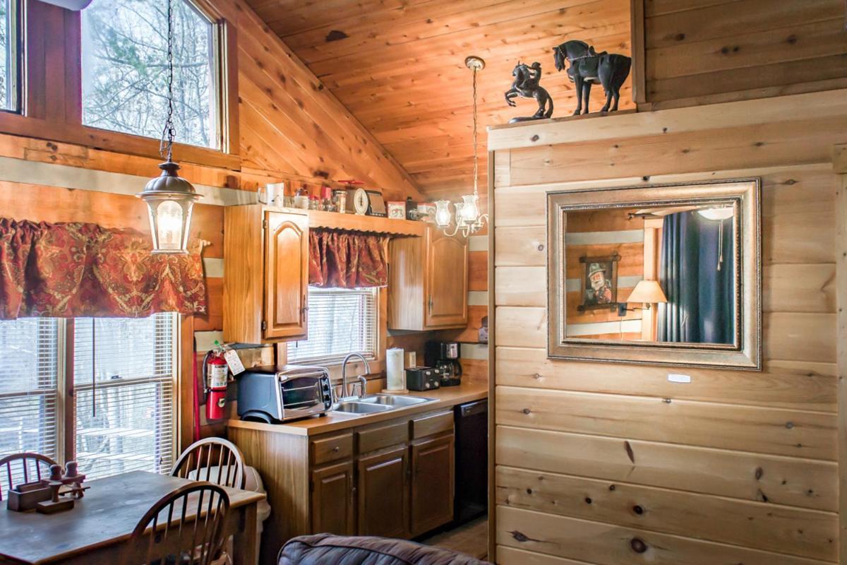 Suits Us Pigeon Forge Luaran gambar