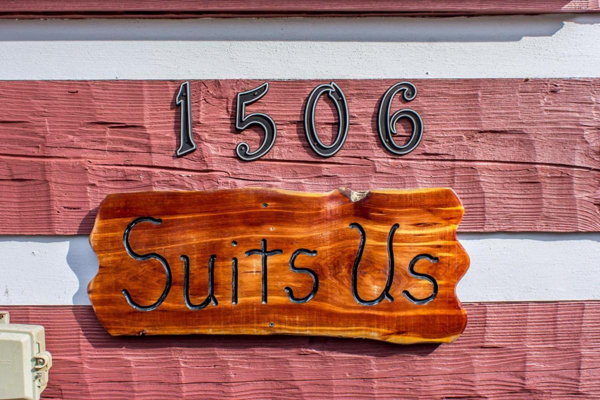 Suits Us Pigeon Forge Luaran gambar